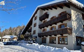 Hotel Lares